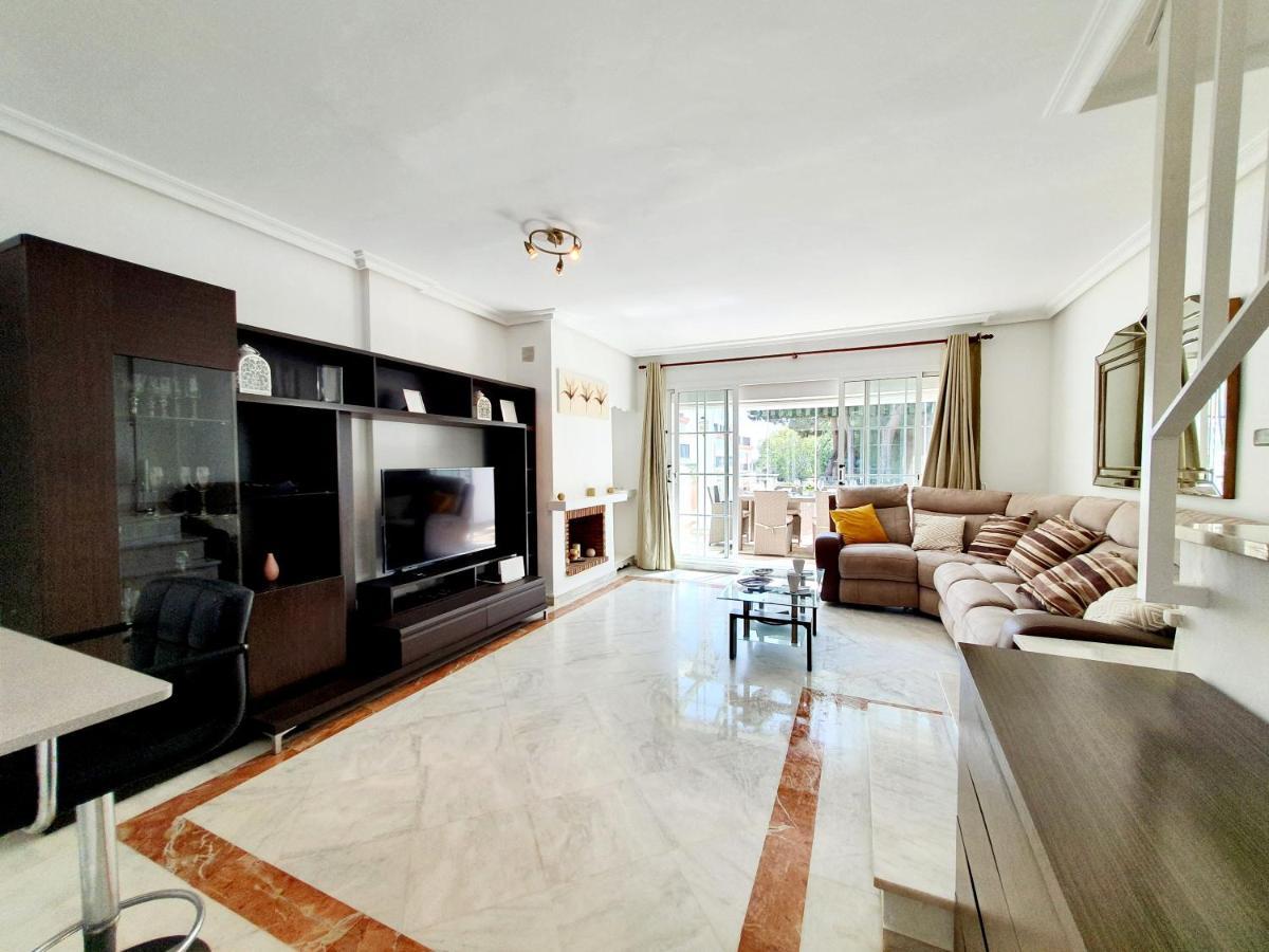Lomas De Cabopino House Apartment Marbella Exterior photo